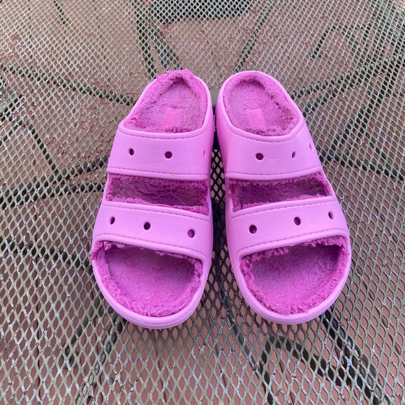 CROCS Pink unisex sandals. - Picture 9 of 9